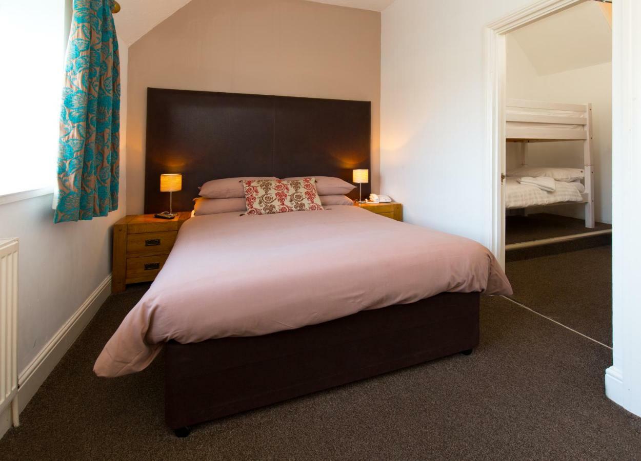 Oxwich Bay Hotel Суонзи Стая снимка