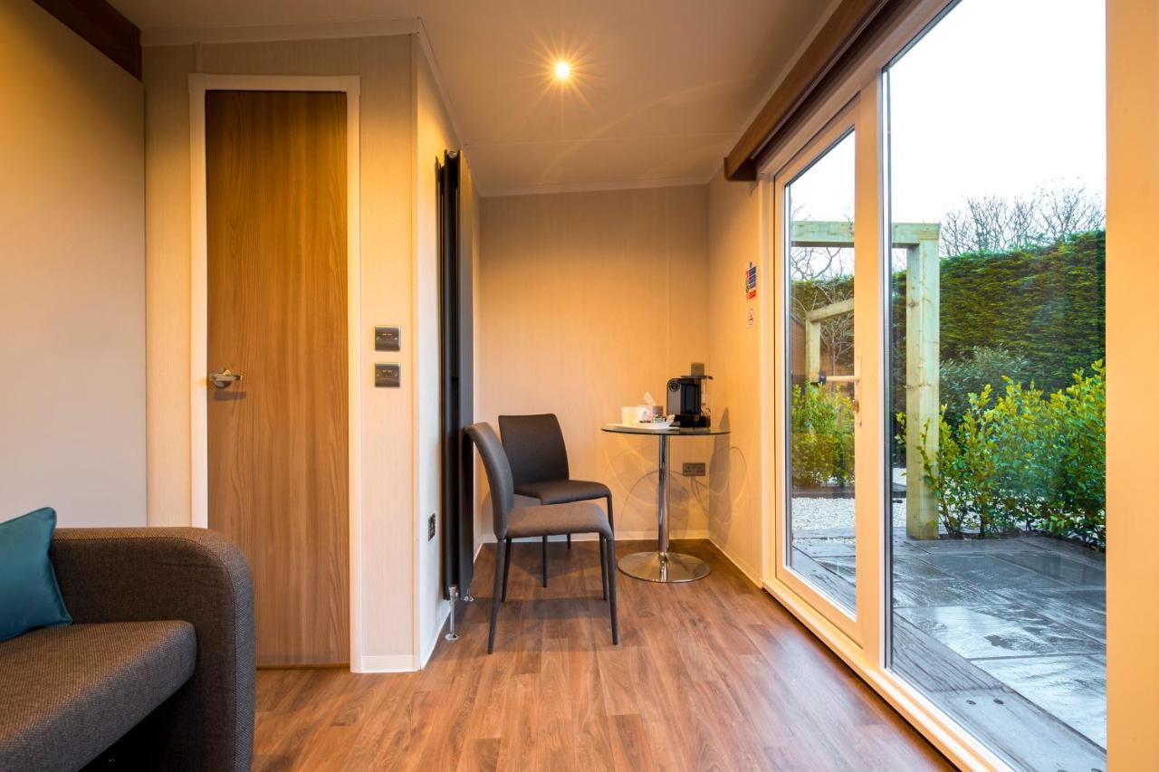 Oxwich Bay Hotel Суонзи Екстериор снимка