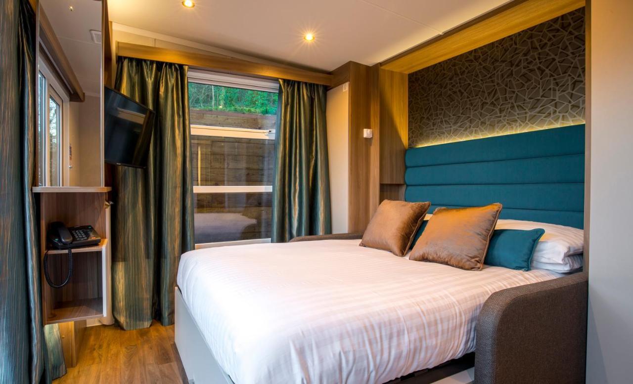 Oxwich Bay Hotel Суонзи Екстериор снимка
