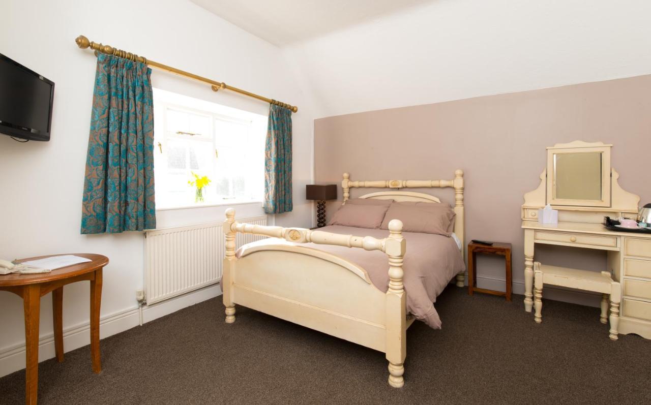 Oxwich Bay Hotel Суонзи Екстериор снимка