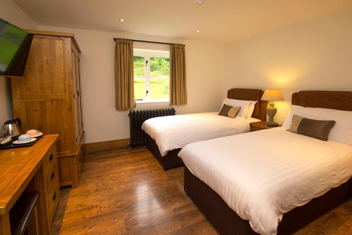 Oxwich Bay Hotel Суонзи Екстериор снимка