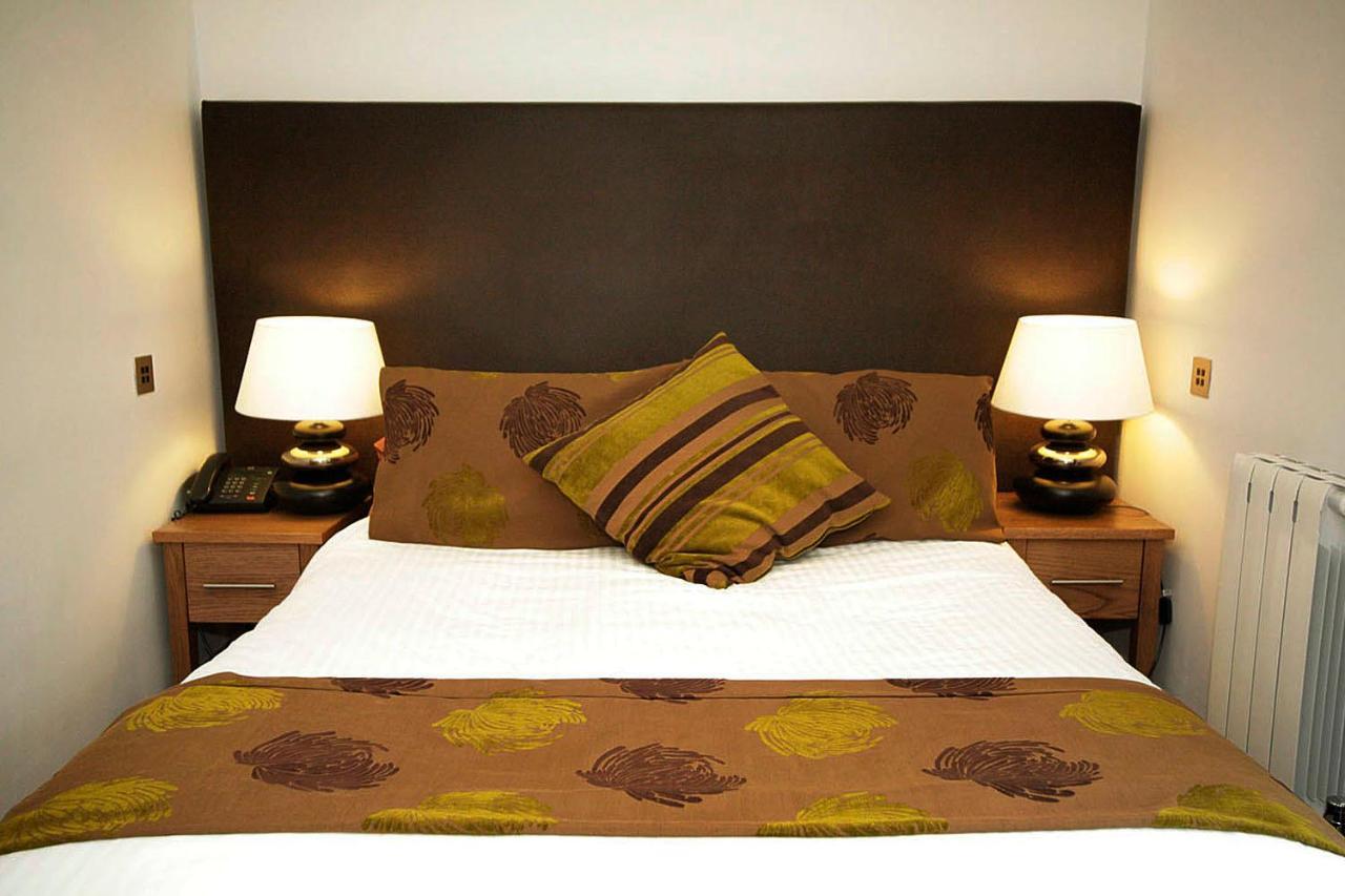 Oxwich Bay Hotel Суонзи Екстериор снимка