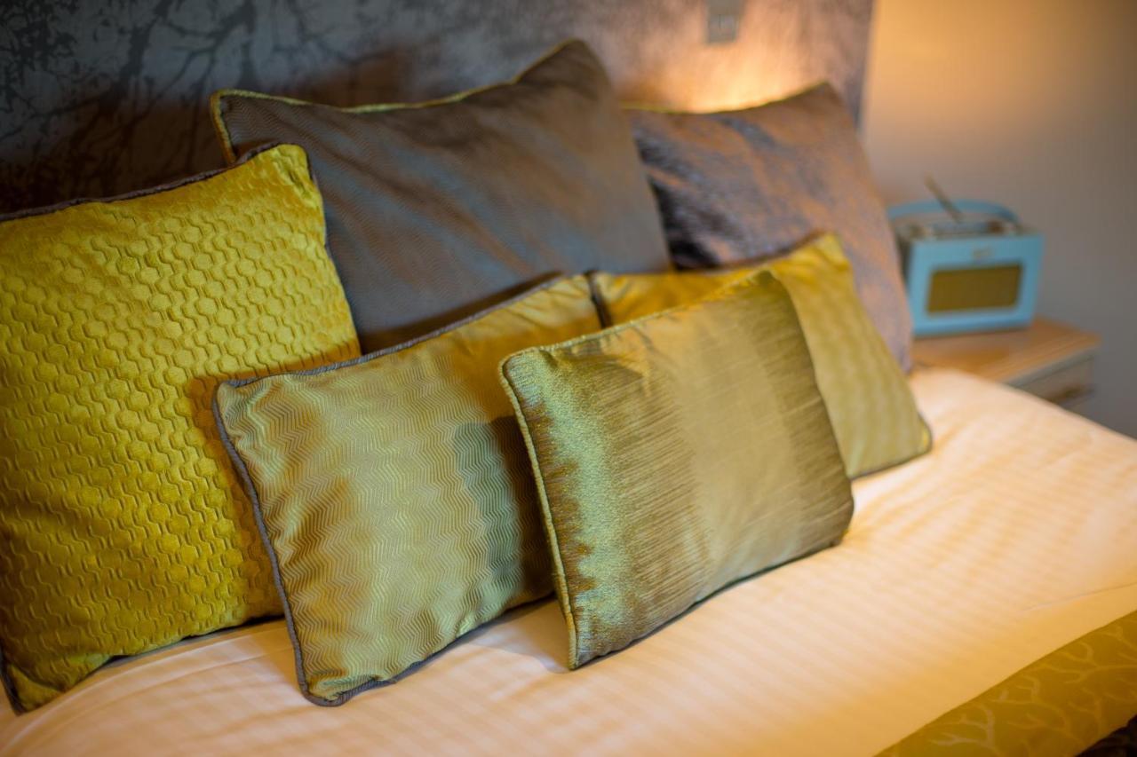 Oxwich Bay Hotel Суонзи Екстериор снимка